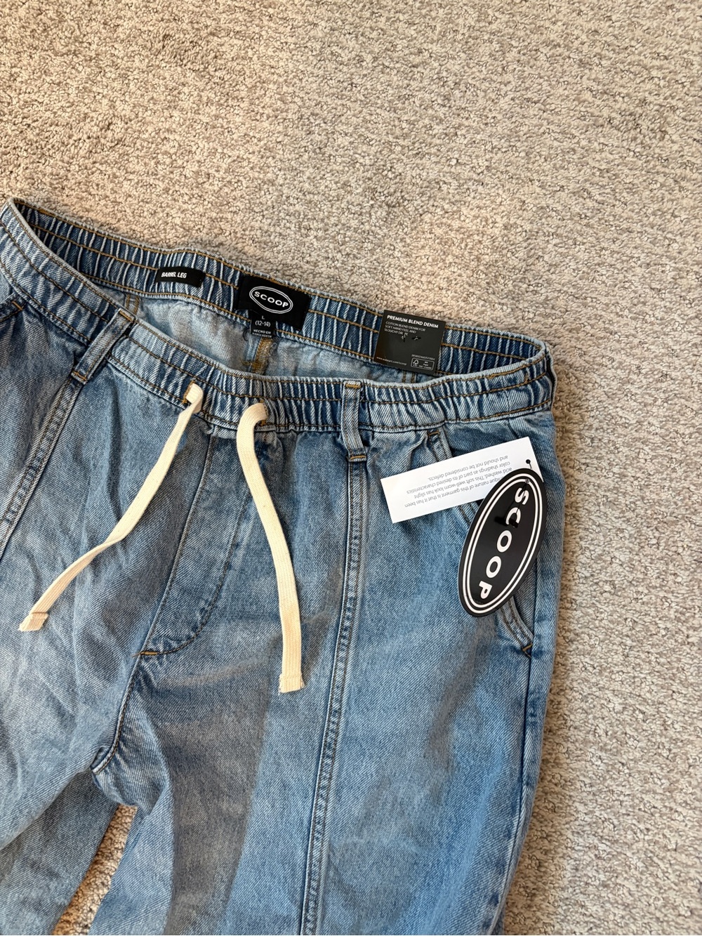 Scoop Brand Relaxed Pull on Crop Barrel Jeans Light Wash Size Large 12-14 - Picture 3 of 5